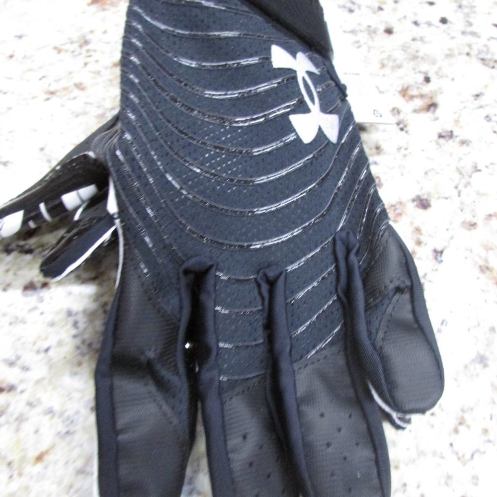Nwt. Under Armour Sports Glove For Football, Size:Xl (Msrp